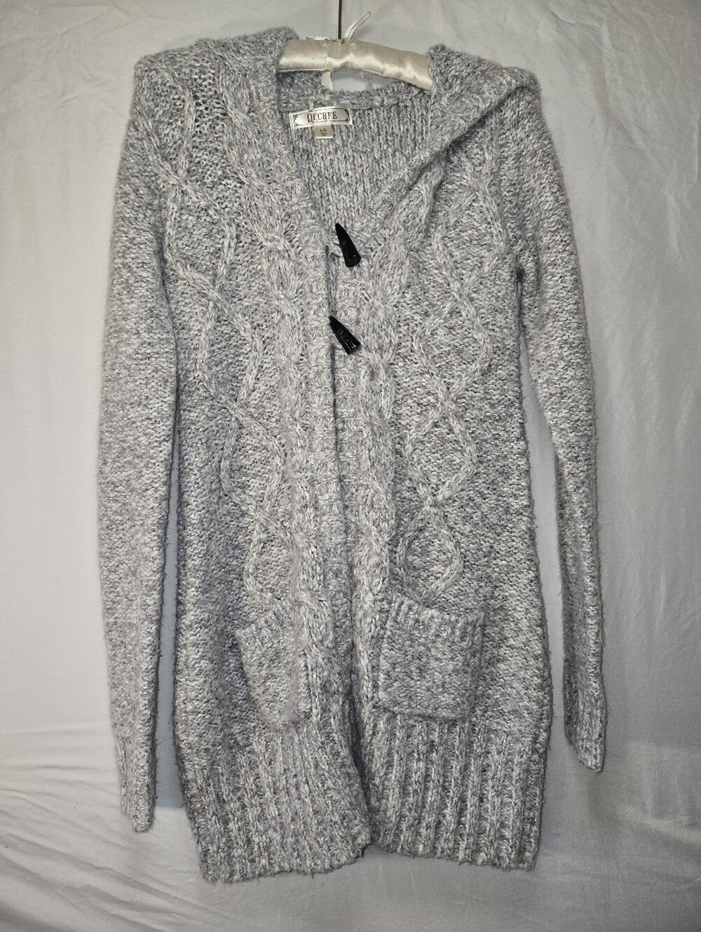 Decree US Womens Size L Fuzzy Gray Cardigan w Silver Metallic Thred Hood Warm